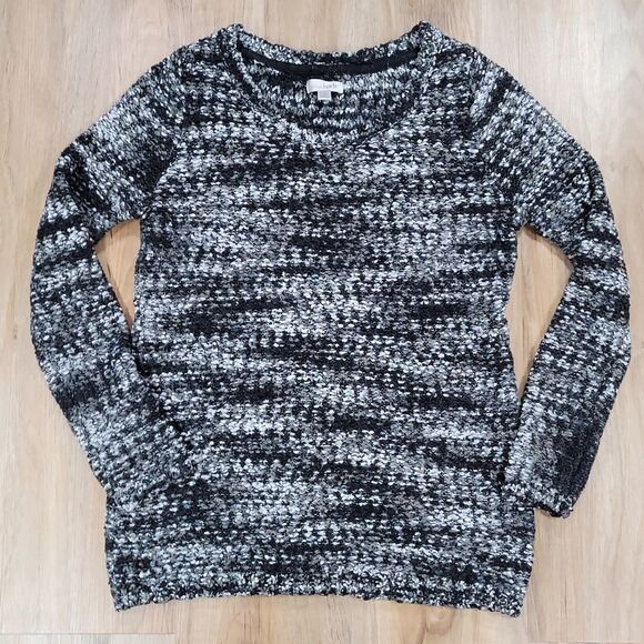 🔹️Charming Charlie Black & White Variegated Sweater Medium - Picture 1 of 9